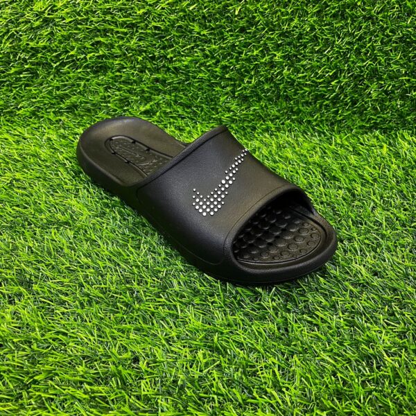 Тапочки Nike Victori One черный