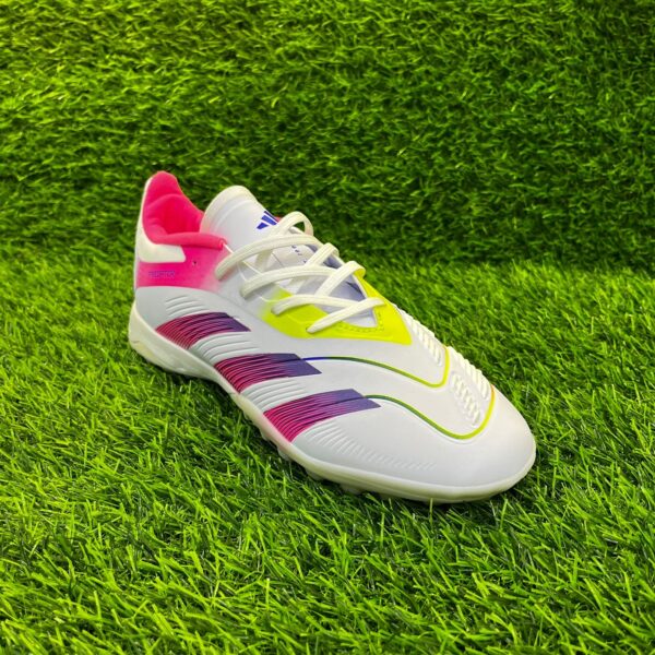 Сороконожки Adidas Predator белый