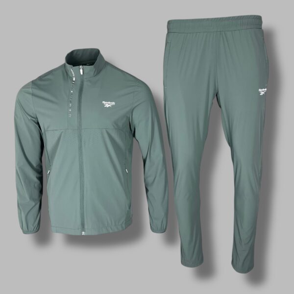 Костюм Reebok 681 холодок зеленый