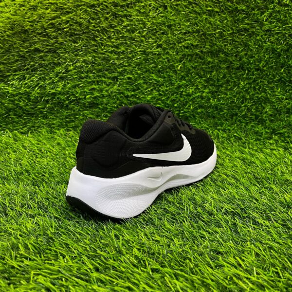 Кроссовки Nike Revolution 7 Wide черный