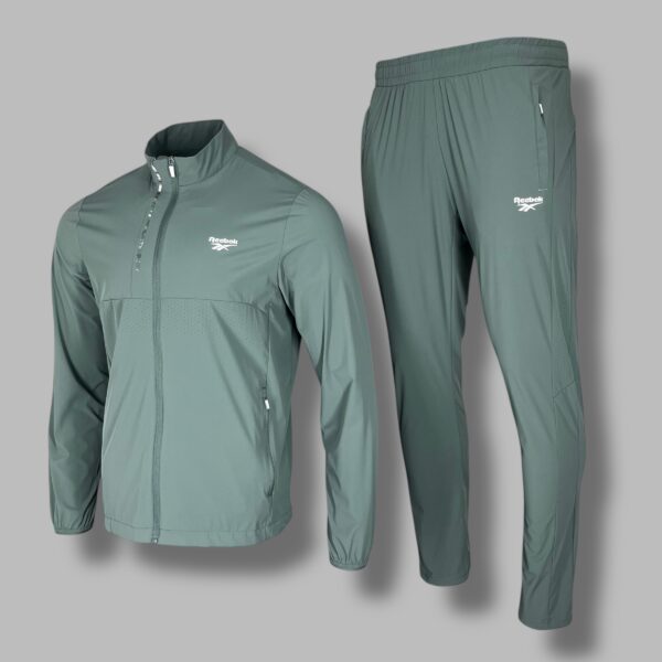 Костюм Reebok 681 холодок зеленый