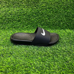 Тапочки Nike Benassi JDI черный