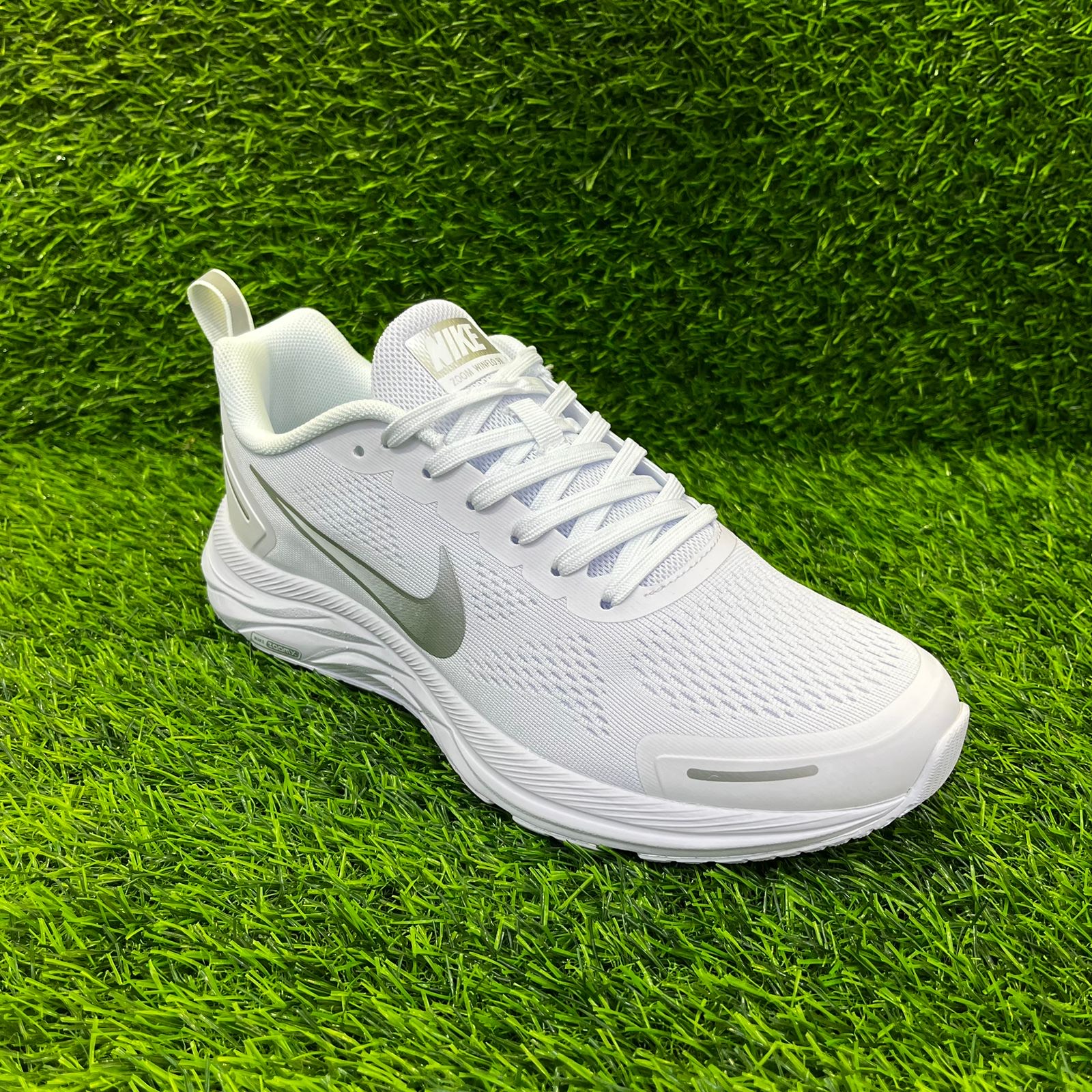 Кроссовки Nike Zoom WINFLO 9x белый