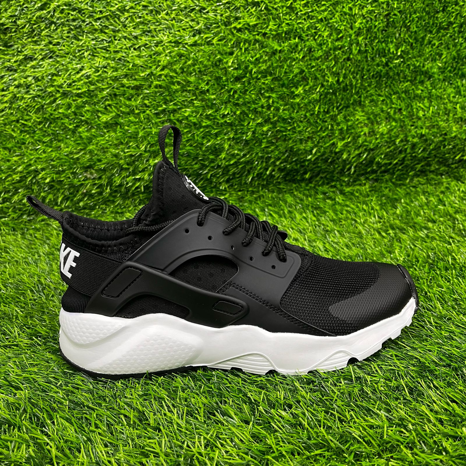 Кроссовки Nike Huarache Чер - бел