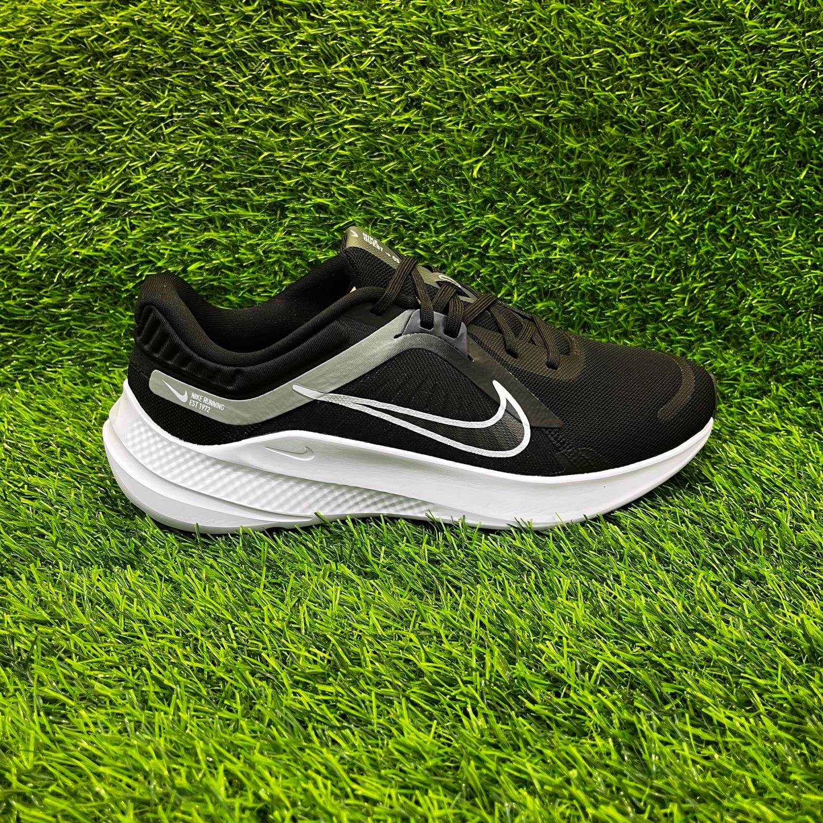 Кроссовки Nike Quest 5 черный