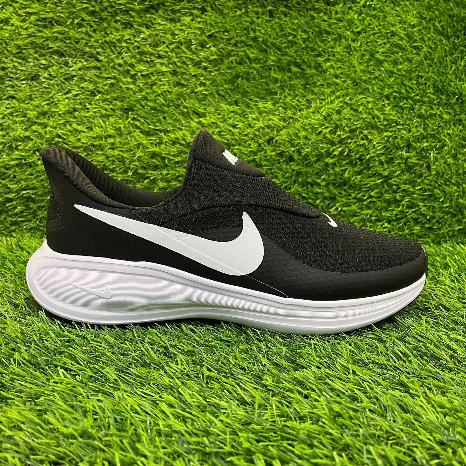 Кроссовки Nike Revolution 8 Easyon черный