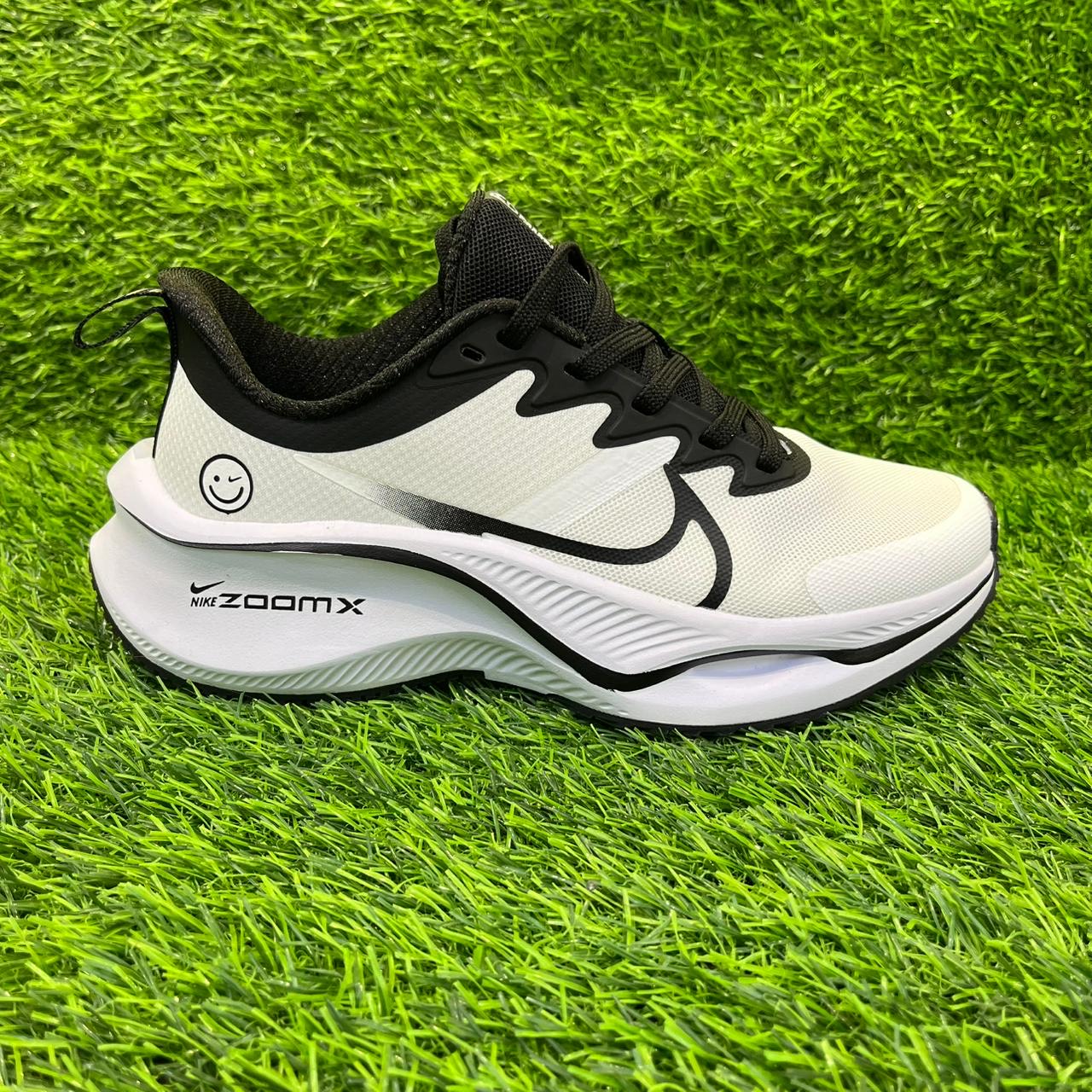 Кроссовки Nike ZOOM X белый